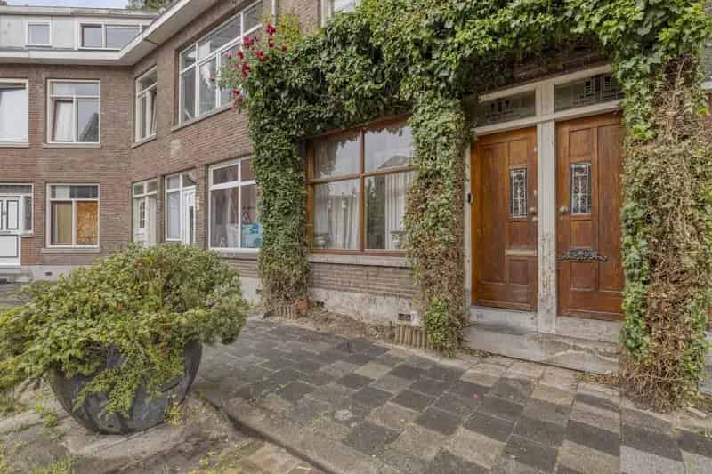 Ruime eengezinswoning 4 slaapkamers nabij Zuidplein Rotterdam
