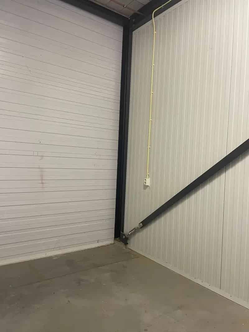 Garagebox te Huur Almere Buiten 27m2 Opslag Krachtstroom