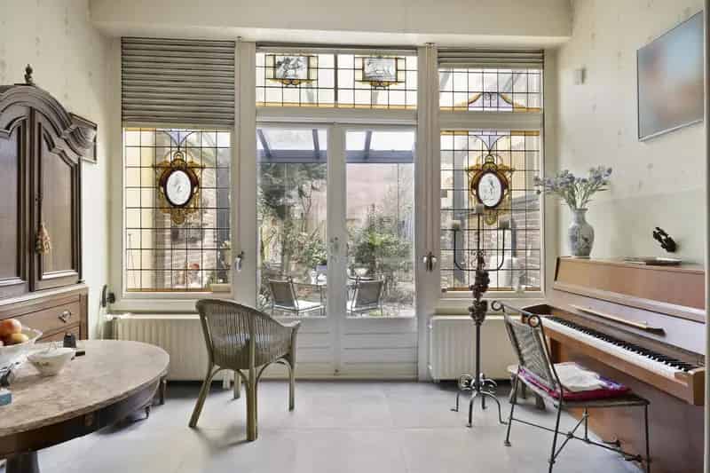 4-Laags Herenhuis Breda  308m2  8 Slaapkamers  Diepe Tuin