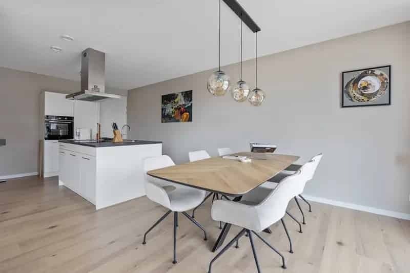 3 Kamer Appartement Etten Leur Ruim Lichtrijk Zonnepanelen Vloerverwarming