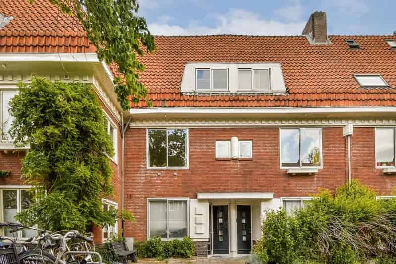Jaren 30 Benedenwoning Watergraafsmeer Grote Tuin 3 Slaapkamers