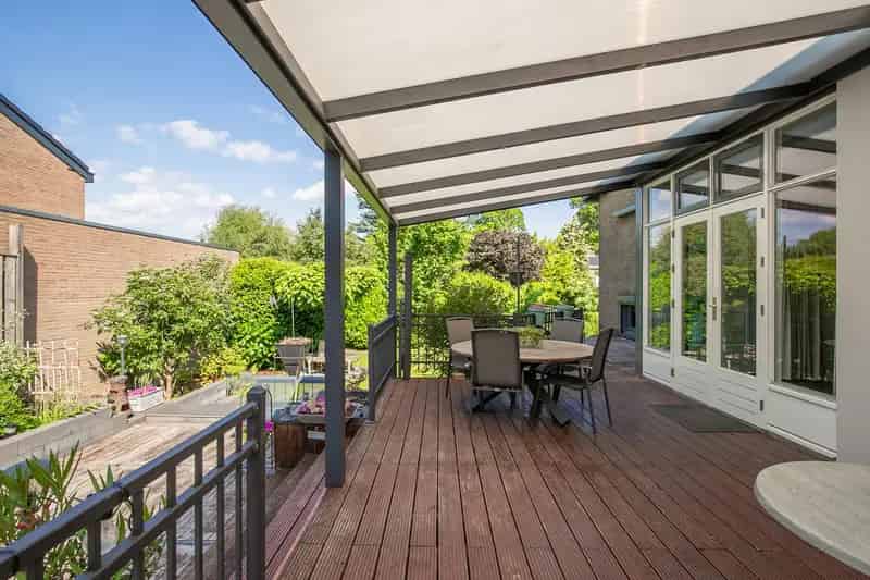Semi-bungalow Heerlen 5 slaapkamers souterrain garage tuin