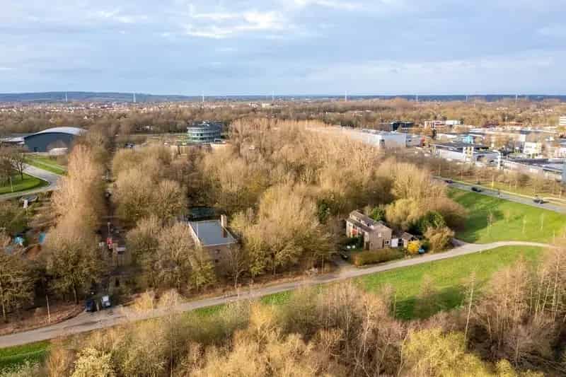 Bedrijfshal Doetinchem te koop - Ruime locatie met woningen