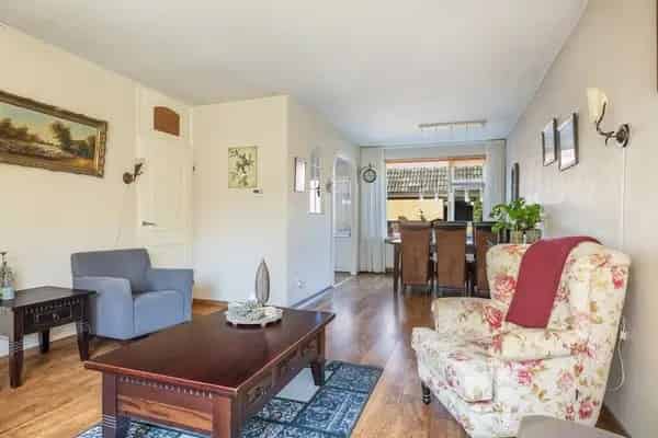 5 Slaapkamers Parkzicht Ruime Tuin Gezinswoning