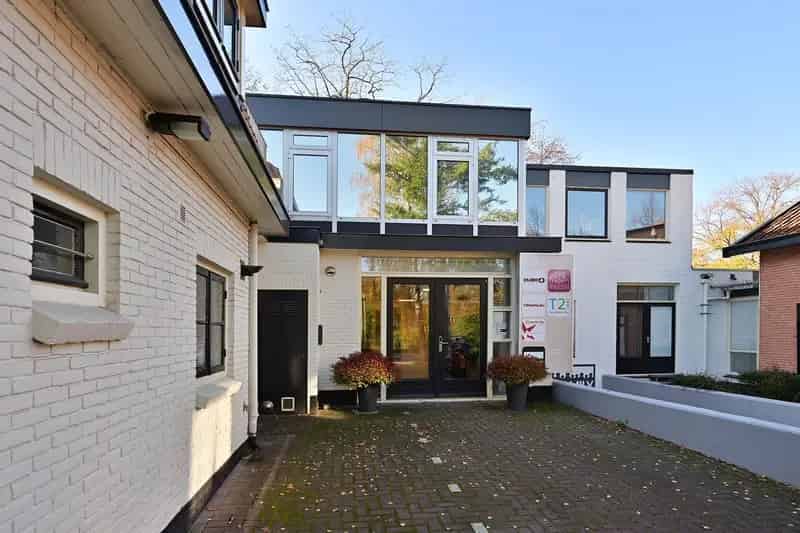 Kantoor Hilversum te huur: Industriële ruimte voor audiovisuele bedrijven