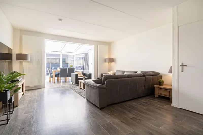 Huis te koop Ede 5 slaapkamers instapklaar gerenoveerd