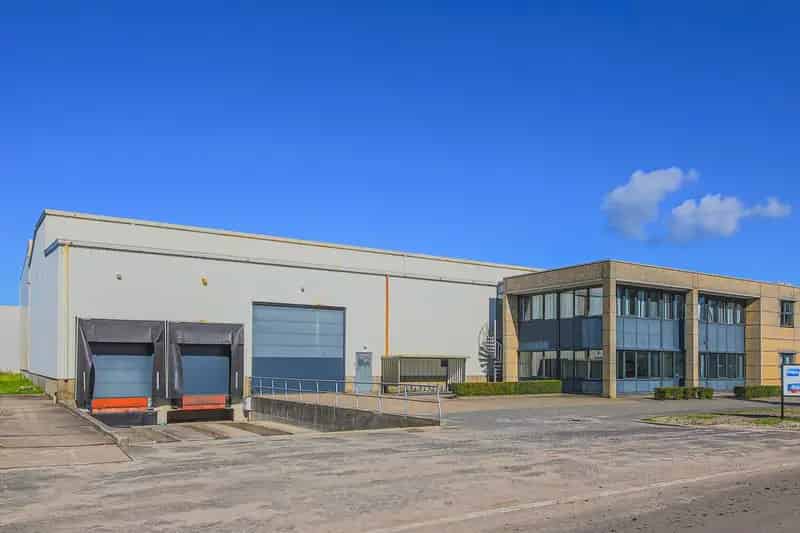 Bedrijfshal Almere 5089 m² te huur - Opslag Distributie