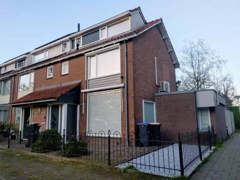 Hoekwoning nabij Kocherbos Royale Tuin