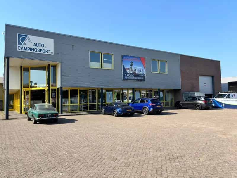 Te Huur Showroom Bedrijfsruimte Deurne 2050m²