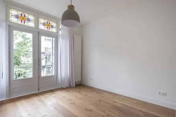 Te Huur: Appartement Baarsjes 2 Slaapkamers Balkon