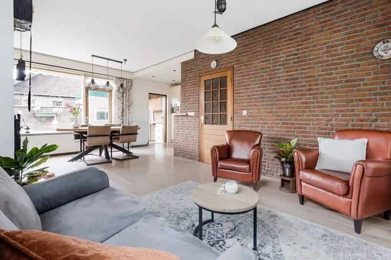 Tweekapper Hoofddorp 4 slaapkamers garage patiotuin