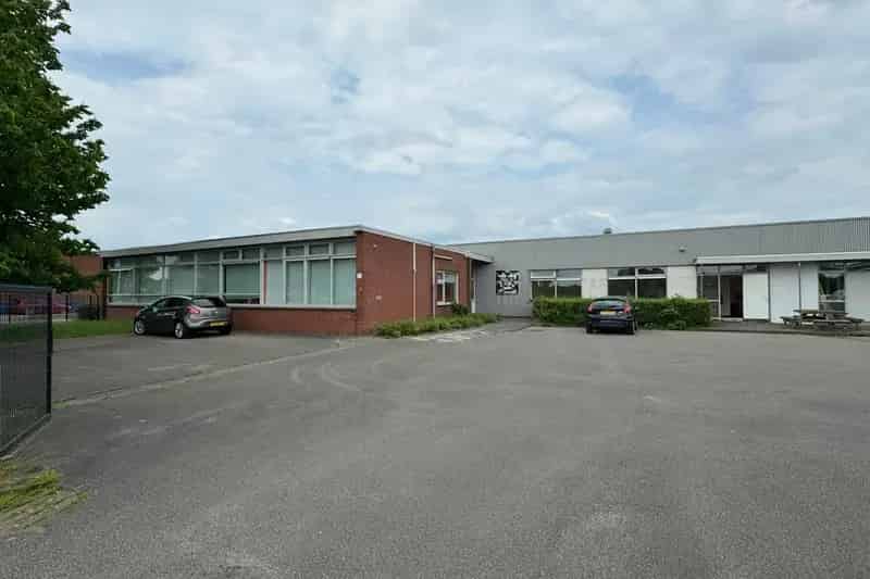 Bedrijfshal Groningen 926m2 Kantoor Bedrijfsruimte te Huur