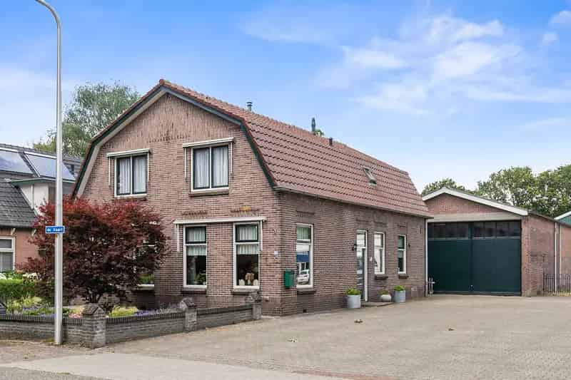 Bedrijfshal Ane - Ruime woning met garage 6 slaapkamers