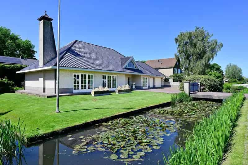 Huis te koop: Twee woningen Wilnis