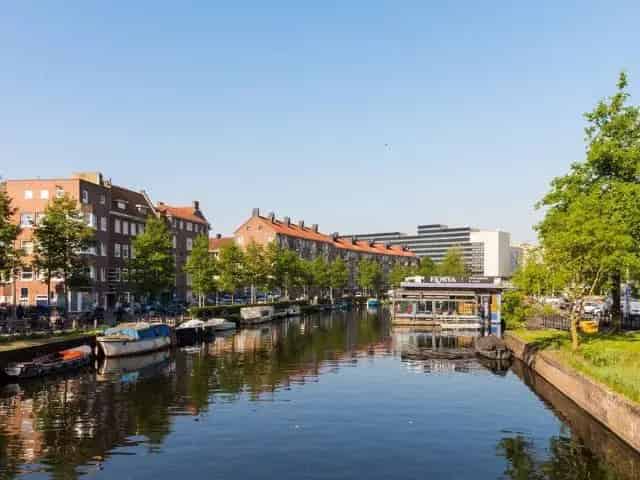 2 Slaapkamers Appartement Bos en Lommer Balkon Parkeergarage