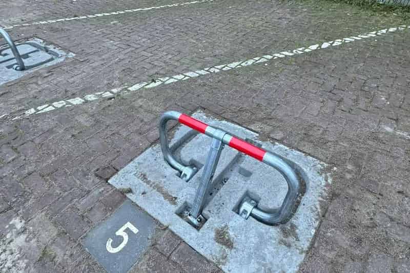 Parkeerplaats te Koop Maassluis Nabij Winkelcentrum