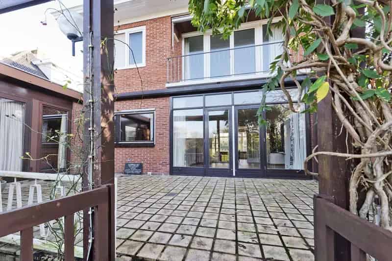 Vrijstaande woning Elsrijk 5 slaapkamers grote tuin renovatie