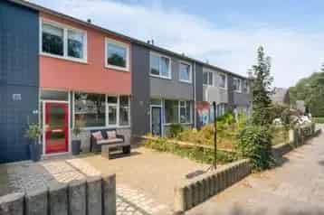 Te huur: Ruime 3 slaapkamer woning Weert nabij speelpark