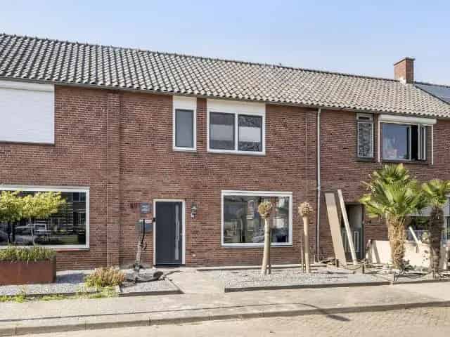 5-Kamer Tussenwoning Sint Maartensdijk