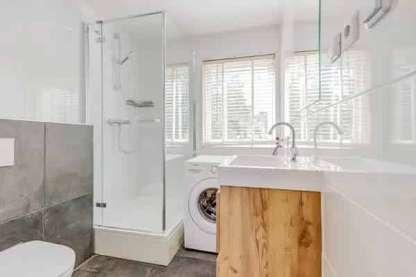 Hoekwoning met garage nabij Juliana park Hoorn
