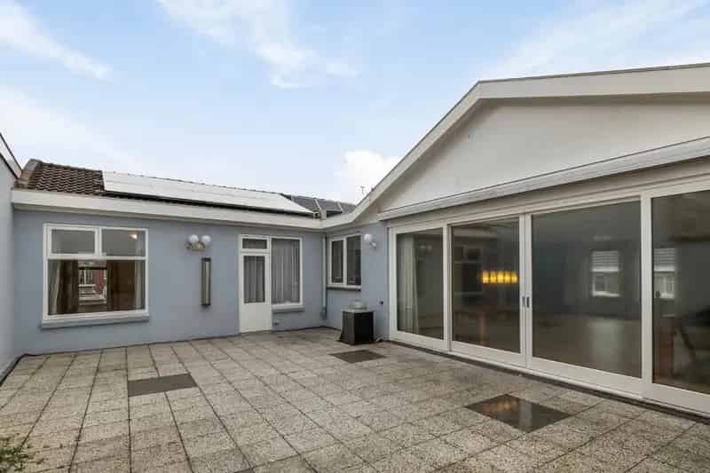 Huis te koop Hoek van Holland 315m2  7 kamers  praktijkruimte  dakterras