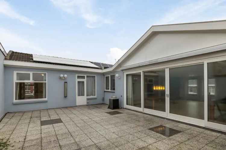Huis te koop Hoek van Holland 315m2  7 kamers  praktijkruimte  dakterras