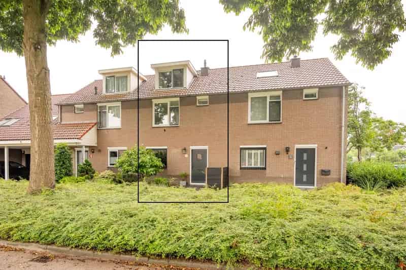 5 Slaapkamers Tussenwoning Voorthuizen Zuidtuin Moderne Keuken Badkamer