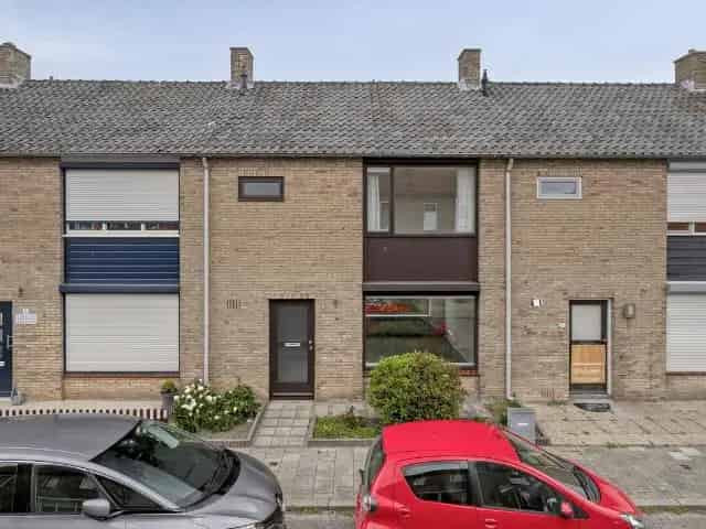 Tussenwoning Sint Annaland 3 slaapkamers tuin