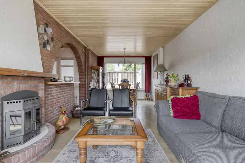 Ruime Hoekwoning met 4 Slaapkamers en Garage in Oss