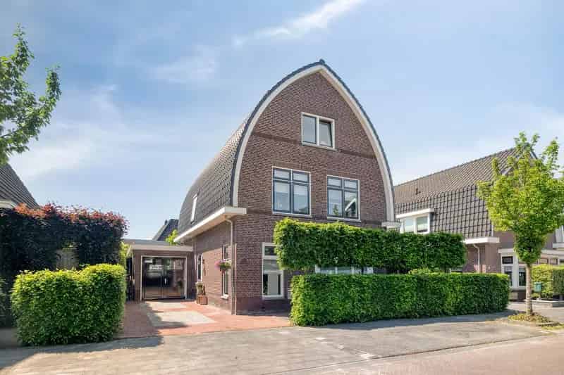 Huis te koop Barneveld 6 slaapkamers grote tuin