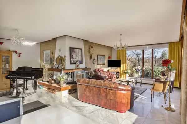 Vrijstaande woning 209m² te Rotterdam  met garage en souterrain