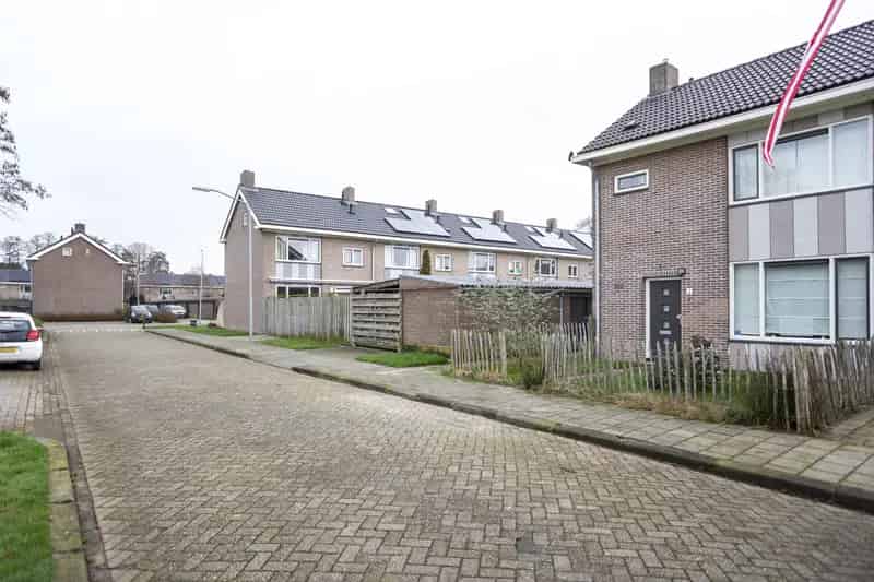 Gerenoveerde woning met nieuwe dakpannen ramen en deuren