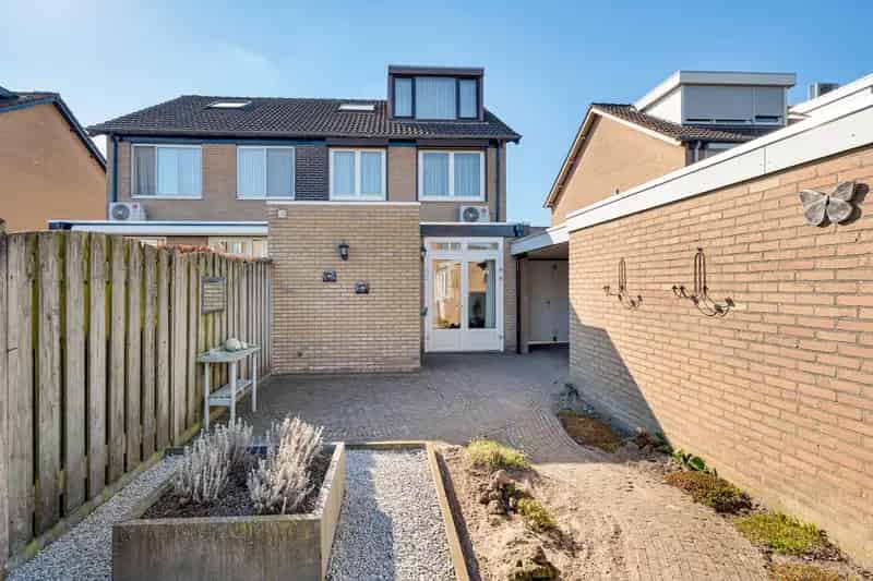 Ruime Tweekapper Sint-Oedenrode met Garage en Zonnepanelen