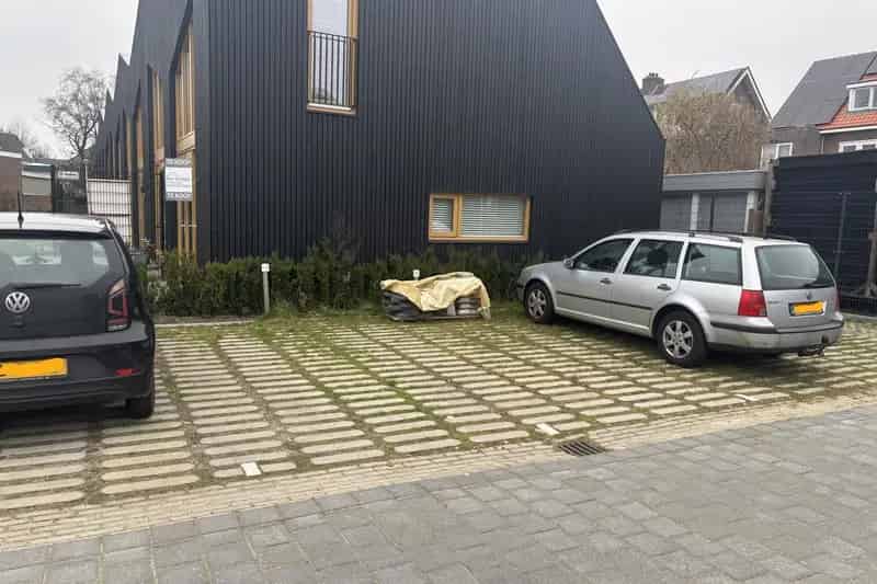 Parkeerplaats te koop Hilversum Bloemenbuurt