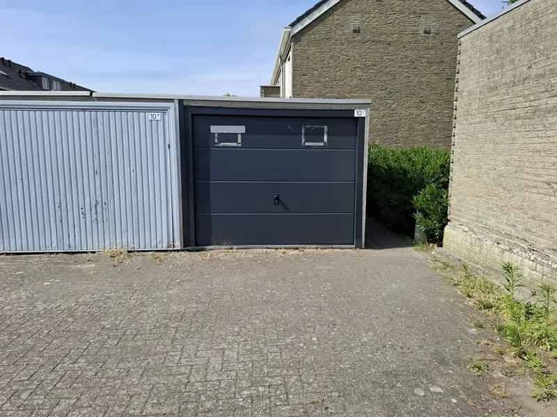 Parkeerplaats Te Koop , 10v, Titus Brandsmastraat, Roosendaal, Noord-Brabant