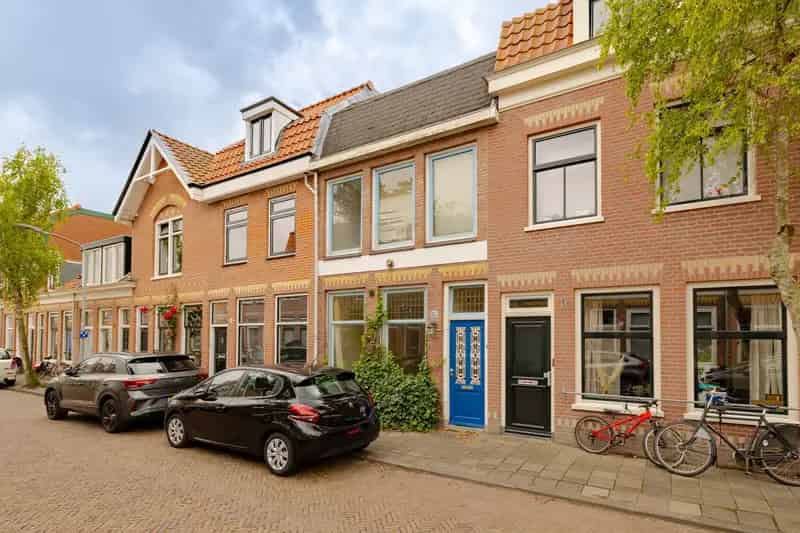 Tussenwoning Haarlem: 4 slaapkamers, diepe tuin, kluswoning