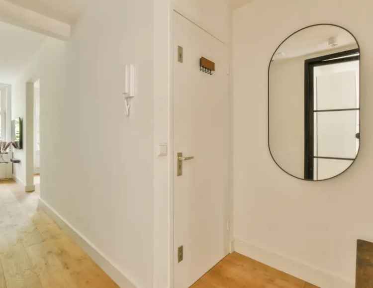 Well lit flat (1 bdrm + den/office) in De Baarsjes