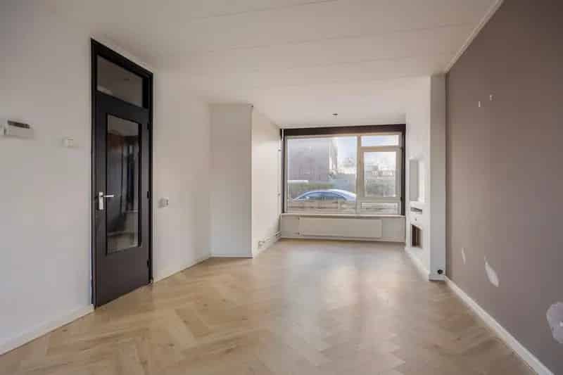 Ruime Hoekwoning Hoogvliet 5 Kamers Moderne Keuken