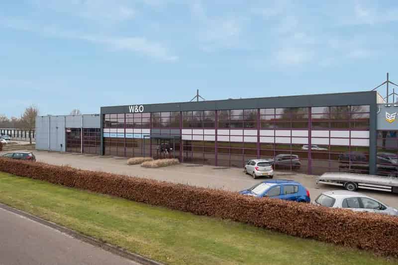 Bedrijfshal te Huur Emmen 1600m² Kantoor en Opslag