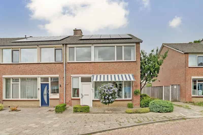 Huis te koop: de Lannoystraat 13 4931 EN Geertruidenberg 