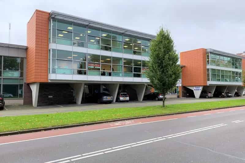 Kantoor te huur Ridderkerk 165m² A15 A16 Zonnepanelen
