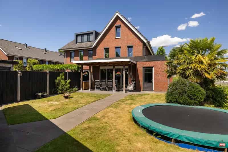 Huis te koop: Dorpsplein 10-F 6733 AV Wekerom 