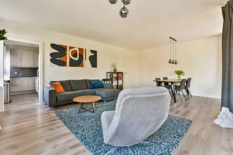 Ruim 2 Kamer Appartement Amsterdam Zuidoost Nabij Winkelcentrum