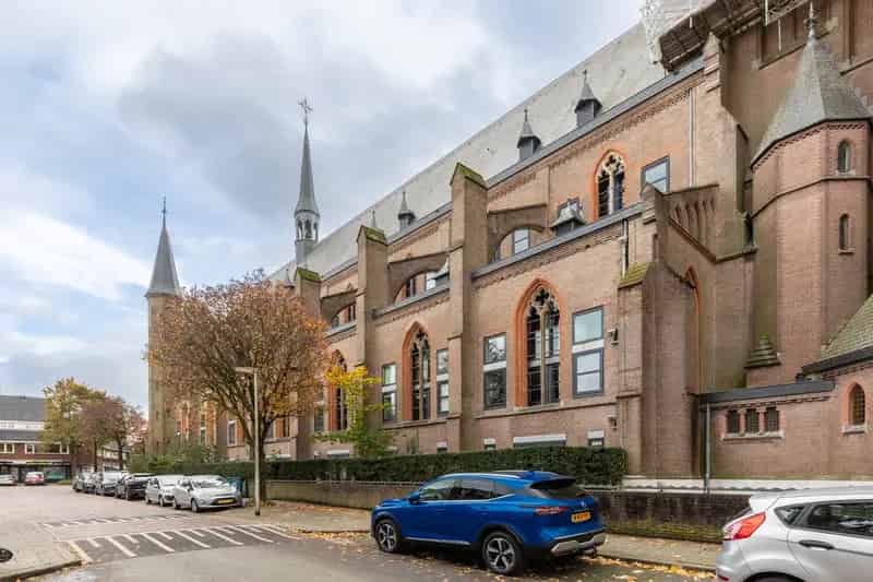 Uniek 3 Kamer Appartement met Dakterras in Bussum