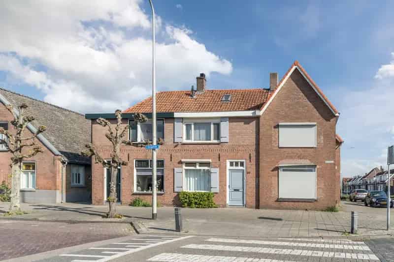 Tussenwoning Waalwijk 4 kamers Dakterras Tuin A59