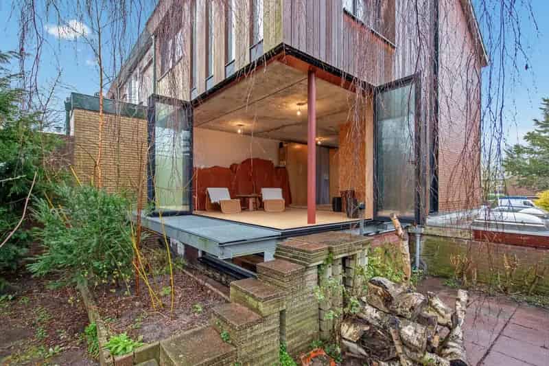Huis te koop Zoetermeer 4 lagen 2 garages grote tuin casco