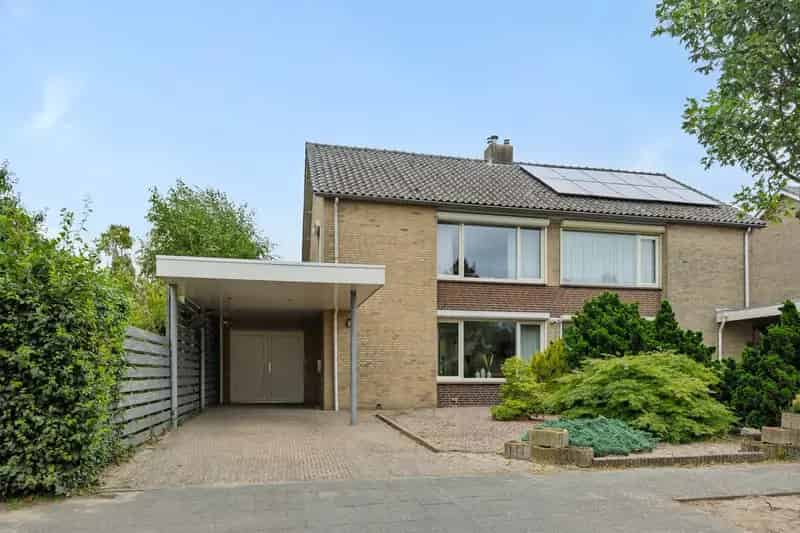 Ruime 2-onder-1-kapwoning Oss 4 slaapkamers luxe keuken