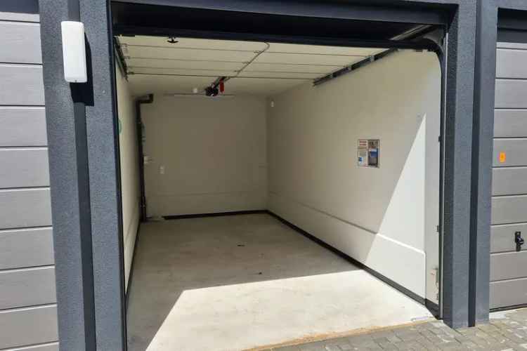 Garagebox Lelystad | Zoek garageboxen te koop: Schutweg 21-47 8243 PC Lelystad [funda in business]