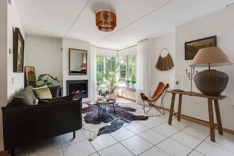 Hoekwoning Soest: Ruime gezinswoning met garage en diepe tuin