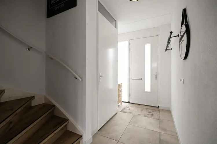 Hoekwoning Willem Alexanderhof 4 slaapkamers 14 zonnepanelen